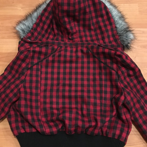 New Forever 21 large Red cube jacket with hoodies - Picture 7 of 7